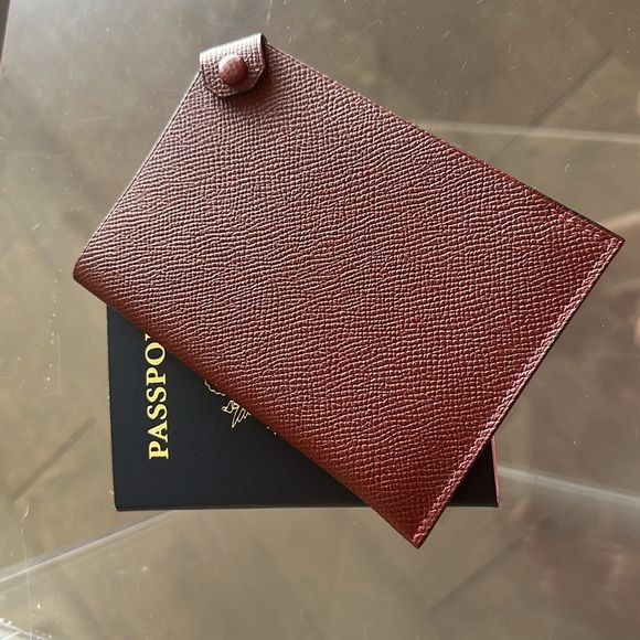 HERMES Les Ambassadeurs Club Tarmac PASSPORT holder - (Maroon) - Picture 2 of 6